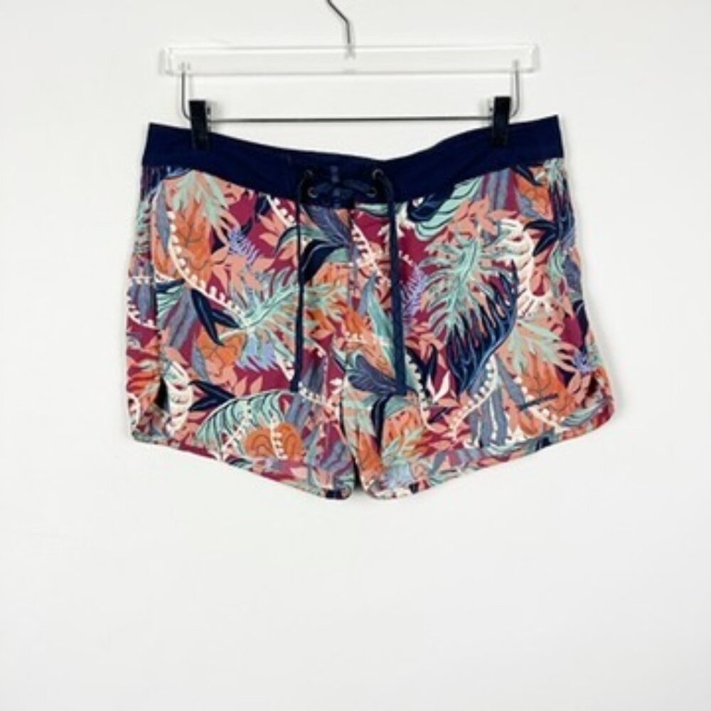 Patagonia Wavefarer Shorts in Botanical Print 8